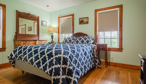 Room, 1 Queen Bed, Private Bathroom (#55 Annex Building)