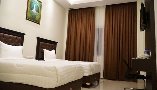 Deluxe Double or Twin Room