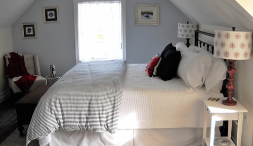 Deluxe Room, 1 King Bed with Sofa bed (Watchogue Creek Room)