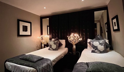 Luxury Penthouse, 3 Bedrooms (Apartment )