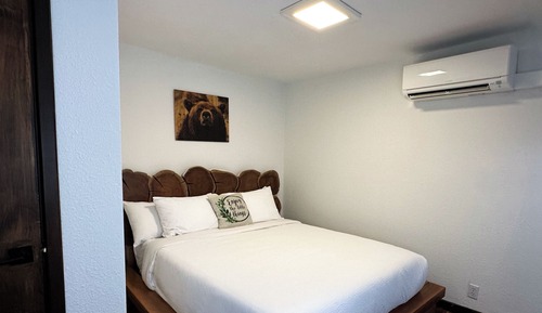 Economy Room, 1 Queen Bed