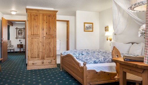 Deluxe Room, 1 King Bed, Balcony