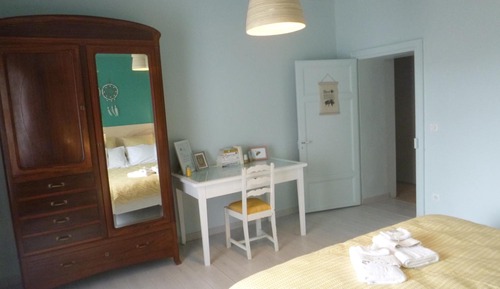 Double Room (Abeilles)