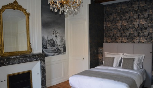 Deluxe Suite, Private Bathroom