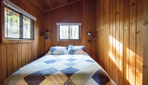 Standard Cottage, Private Bathroom, Lake View (7 Dogwood Cottage #7)
