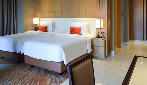 Ambassador Suite (Club Lounge Access)