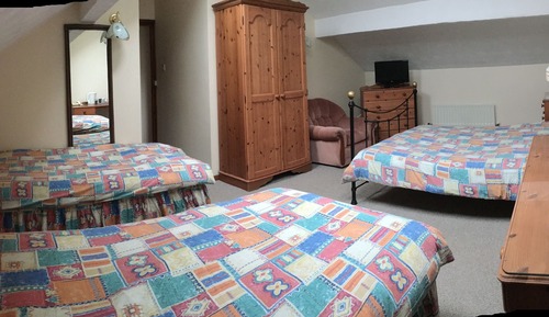 Quadruple Room, Multiple Beds, Shared Bathroom