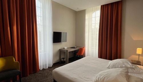 Deluxe Double Room (Artistique)