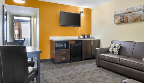 Suite, 1 King Bed, Non Smoking