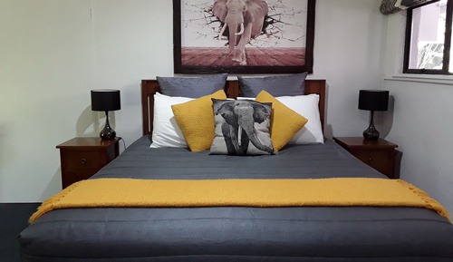 Signature Studio Suite, Fireplace, Garden Area (Elephants)