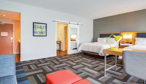 Studio, 1 King Bed, Accessible (Mobility & Hearing, Roll-in Shower)