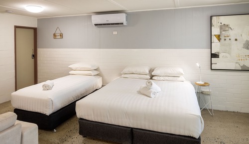 Executive Studio Suite, Garden View