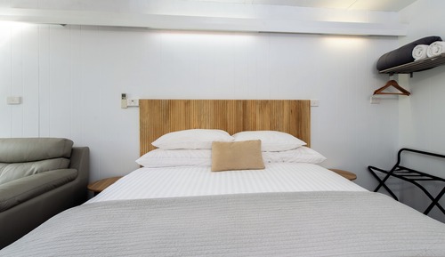 Deluxe Room, 1 King Bed