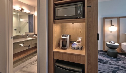 Suite, Multiple Beds (Hearing Accessible)