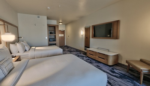 Suite, Multiple Beds (Mobility/Hearing Accessible, Tub)