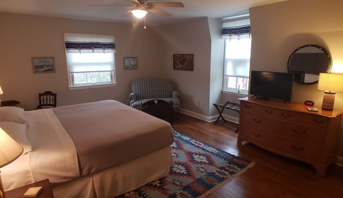 The Commander's Suite