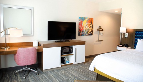 Room, 1 King Bed, Refrigerator & Microwave