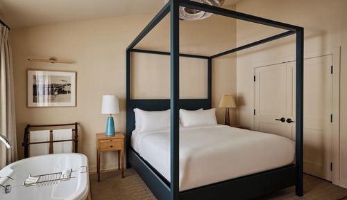 Suite (Benton House)