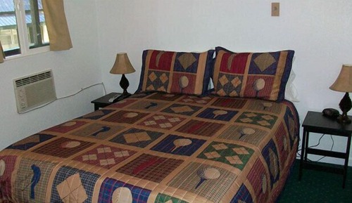 Standard Room, 1 Queen Bed, Non Smoking (Motel Room)