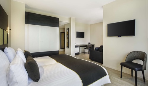 Family Room, 1 Queen Bed with Sofa bed, Non Smoking