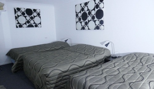 Family Room, Multiple Beds