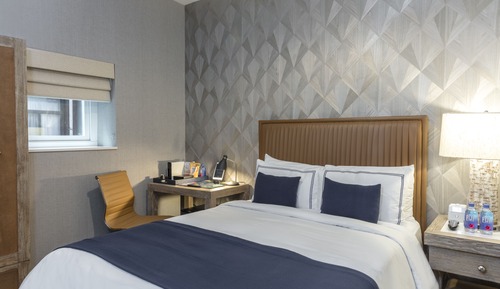 Deluxe Queen Terrace