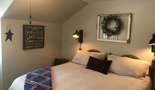 Room (Matanuska King)