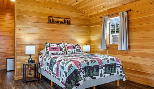 Family Cabin, Ocean View (Pet-Friendly)