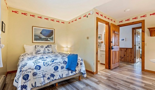 The Lobster Room (not pet friendly)