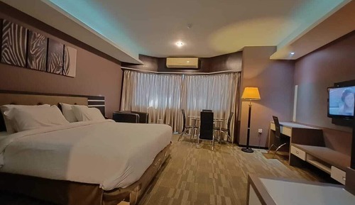 Executive Suite