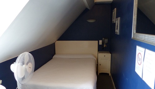 Single Room (Les Voix Intérieures)