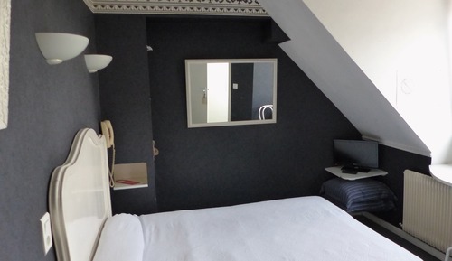 Double Room (Les Contemplations)