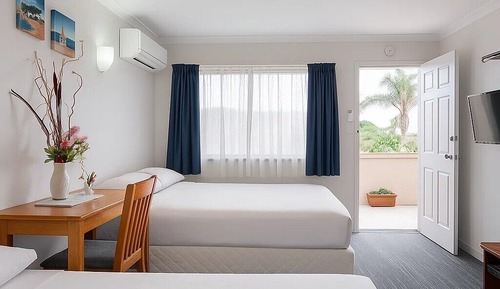 Studio Unit (12 - 15)