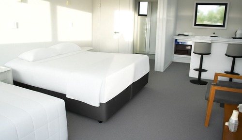 Studio Unit (12 - 15)