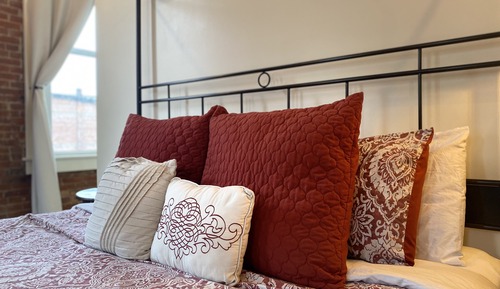 Luxury Studio, 1 King Bed (201)