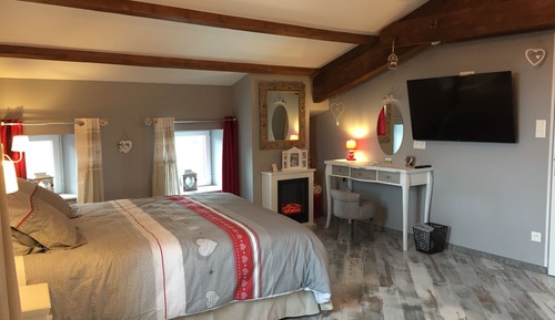 Romantic Suite, 1 King Bed with Sofa bed, Private Bathroom