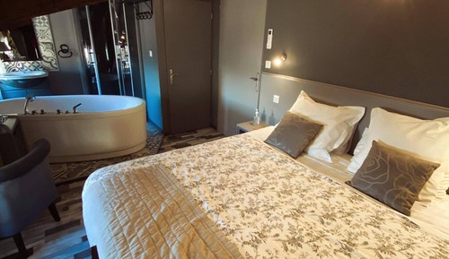 Superior Double Room, Jetted Tub (Baroque)