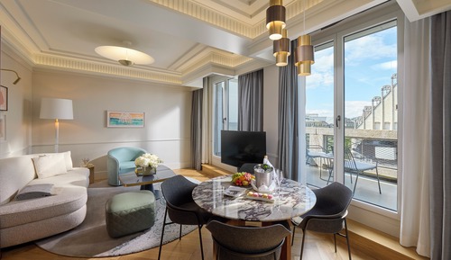 Suite, 1 King Bed (Mandarin Rooftop)