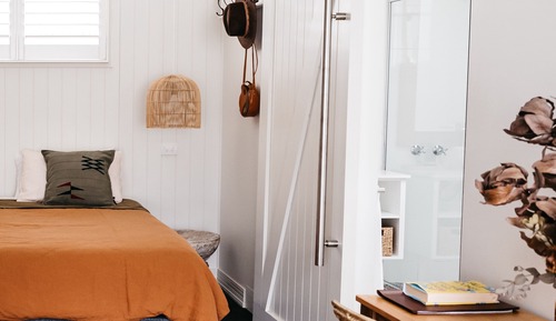 Room 7 - Queenscliff King Deluxe Studio