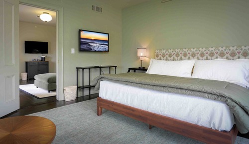 Chapman House Duke Suite, Green Room