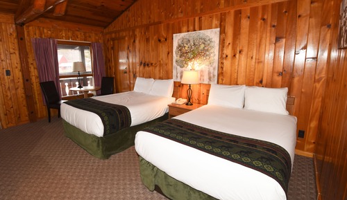 Classic Room, 2 Double Beds, Mountain View (Pet Friendly)