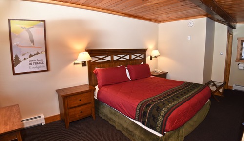 Deluxe Room, 1 King Bed, Mountain View (Not Pet Friendly)