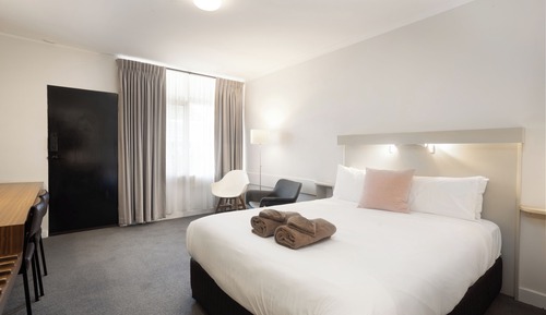 Double Room, 1 Queen Bed