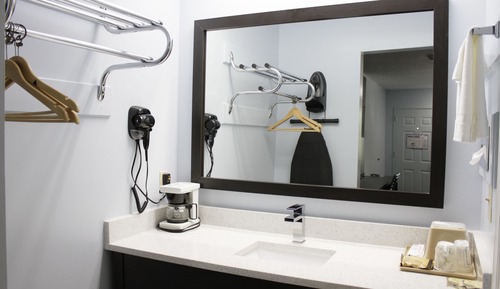 Standard Single Room, 1 King Bed, Smoking