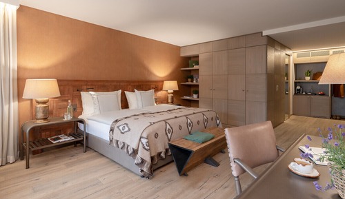 Panorama Junior Suite with Balcony and Lake View