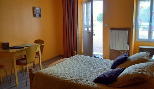 Classic Quadruple Room, Private Bathroom (Coteaux du Layon)