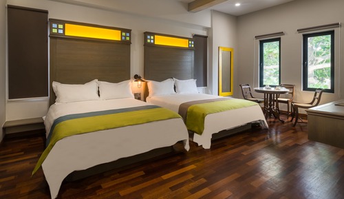 Grand Quadruple Room, 2 Queen Beds, Non Smoking, Bathtub