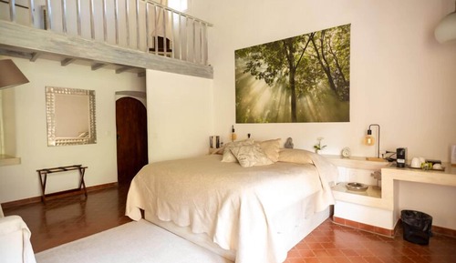 Suite, Ensuite (Mezzanine Nature)