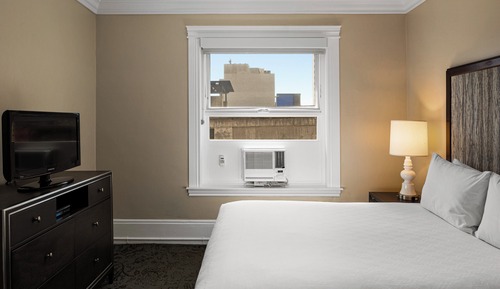 Standard Studio, 1 Queen Bed