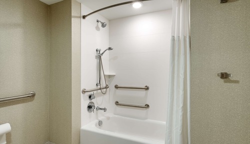 Room, 2 Queen Beds, Accessible, Bathtub